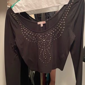 Black long sleeve with alive details